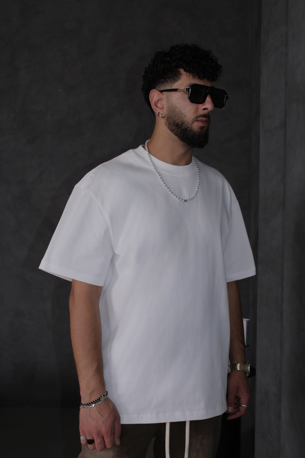 Raw edge לבן משני