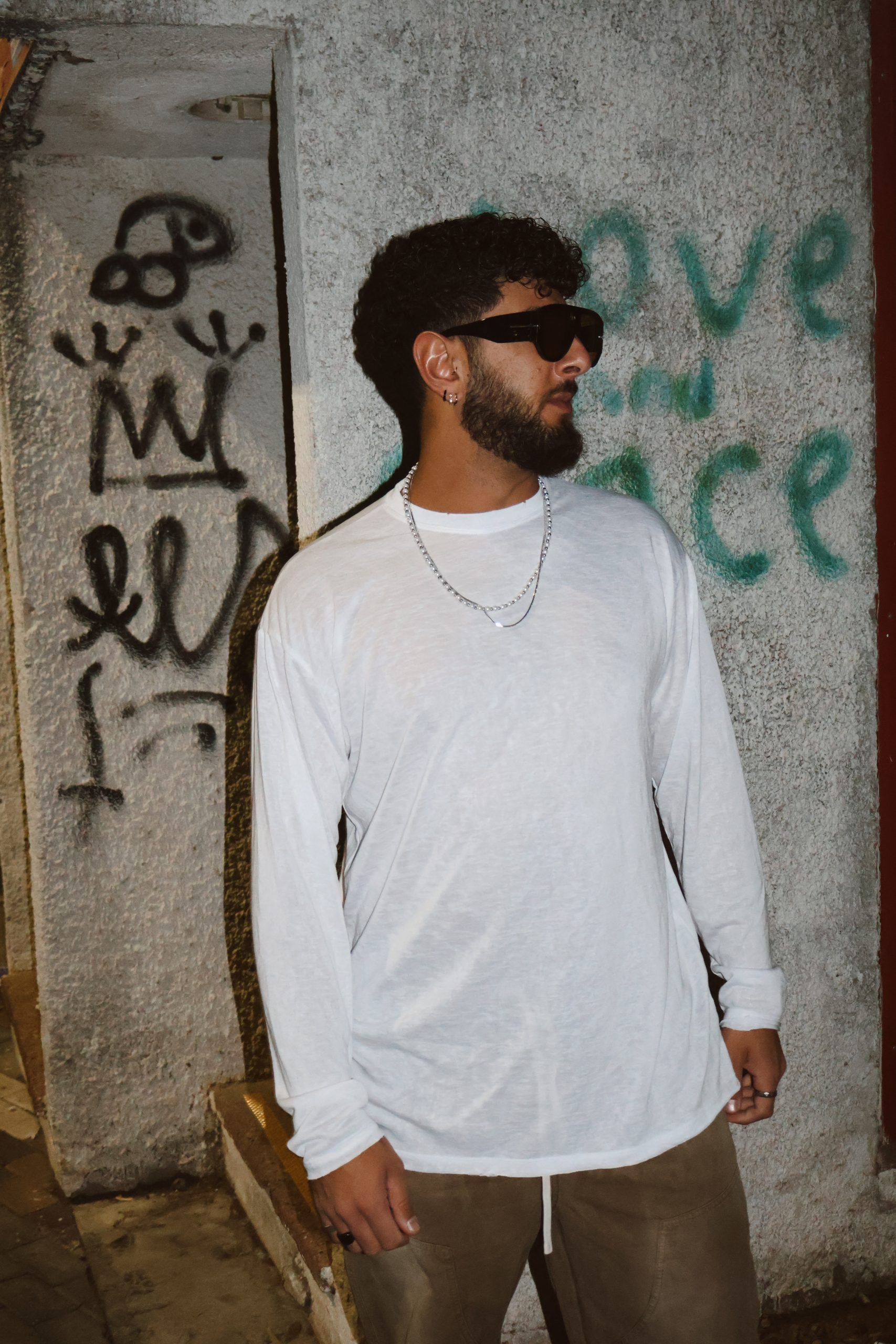 Edited in Tezza with: Mood & Brightness