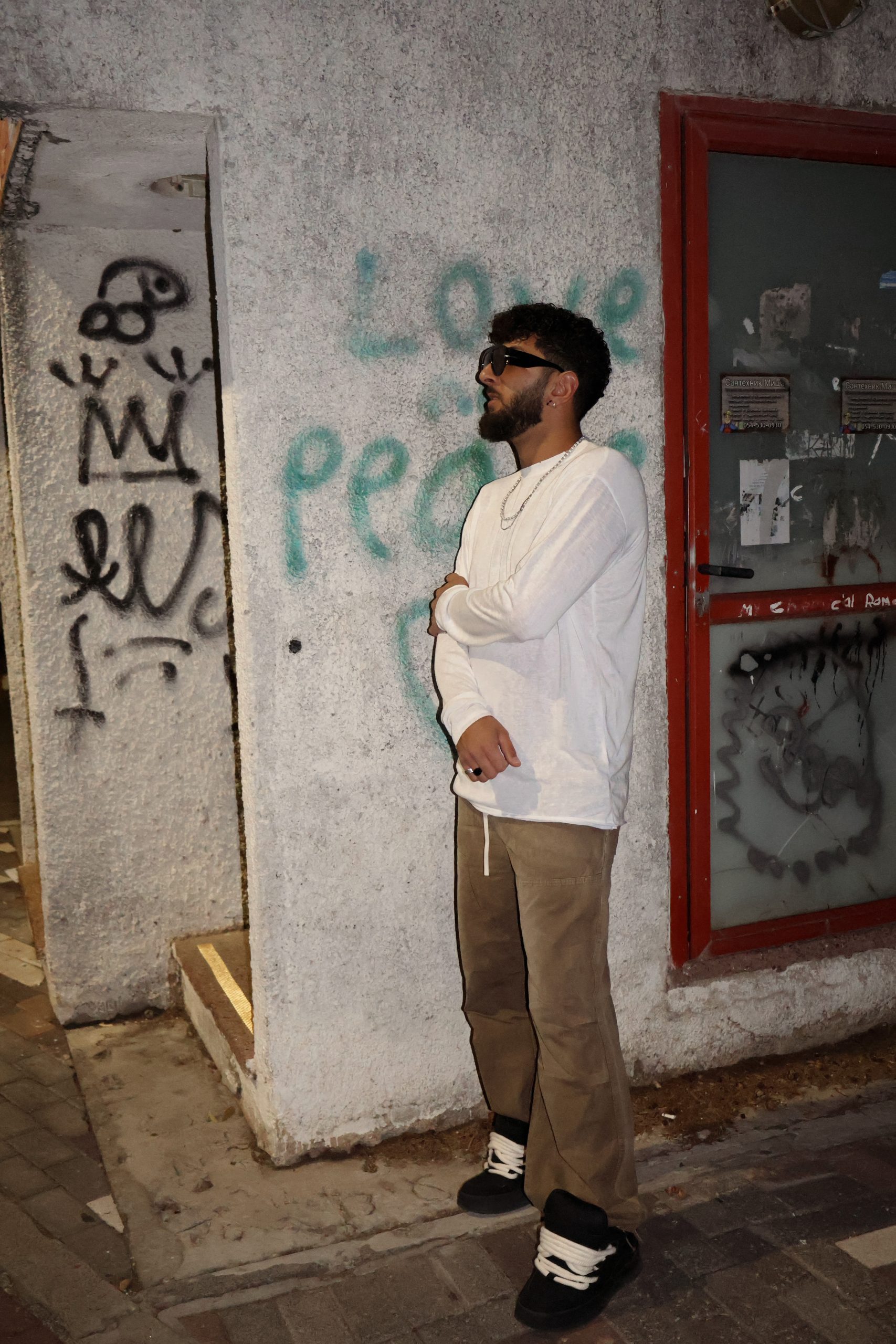 Edited in Tezza with: Créme & Brightness